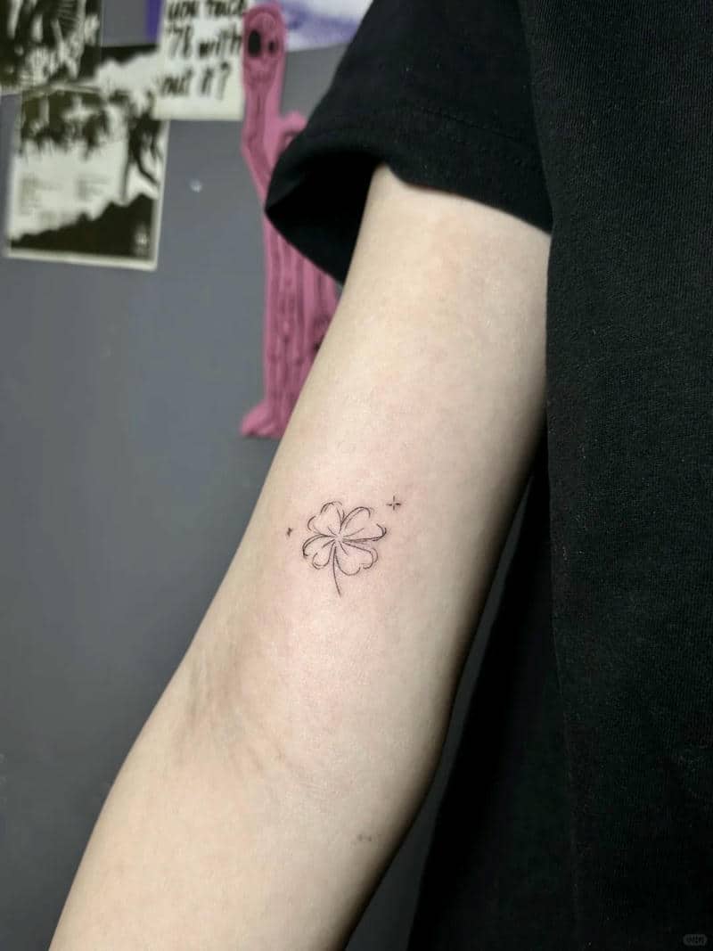 ลายสัก ใบโคลเวอร์ 4 แฉก
