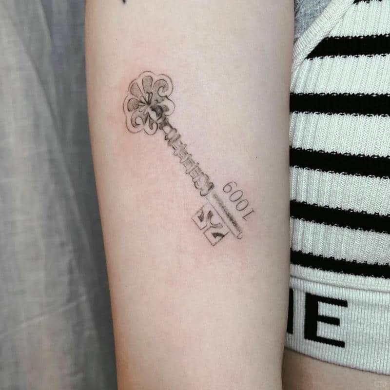 ลายสักกุญแจ-1