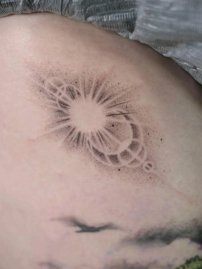 ลายสักรูปพระอาทิตย์-1