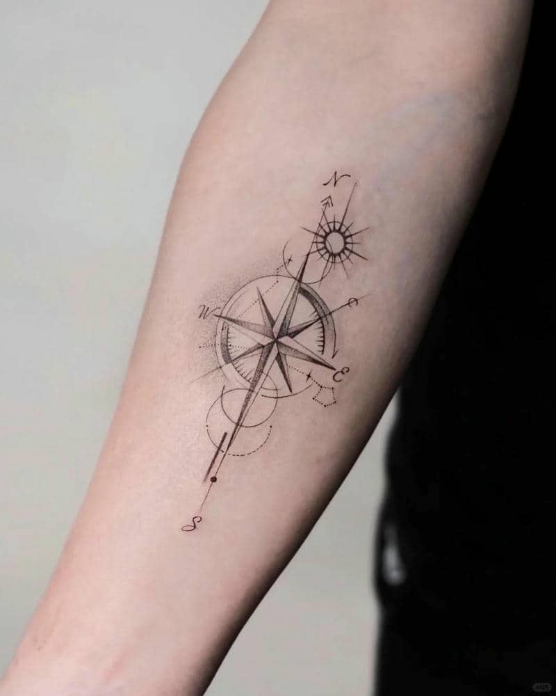 ลายสักรูปเข็มทิศ