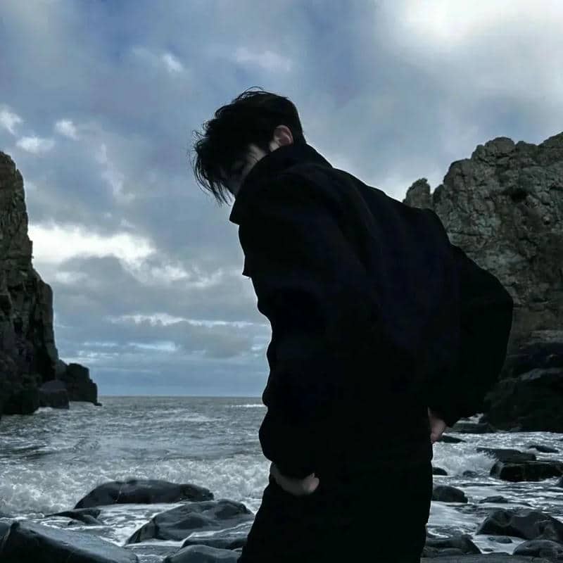 อวาตาร์ชายถ่ายจากด้านหลัง (28)