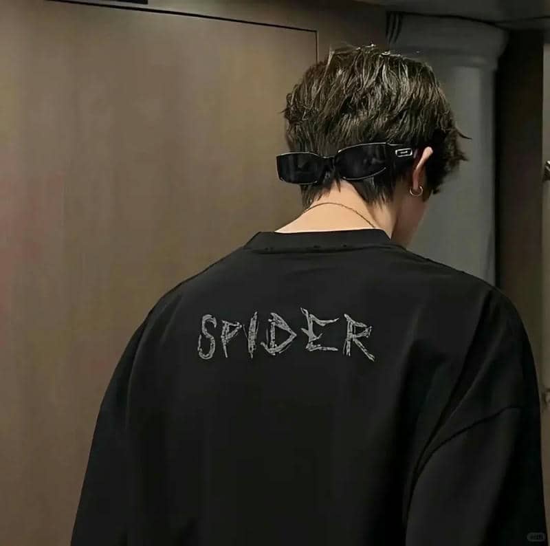 อวาตาร์ชายถ่ายจากด้านหลัง (35)