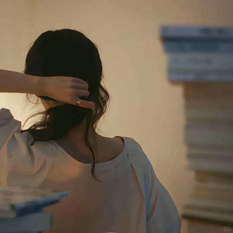 อวาตาร์หญิงที่มีใบหน้าปิดบัง (1)